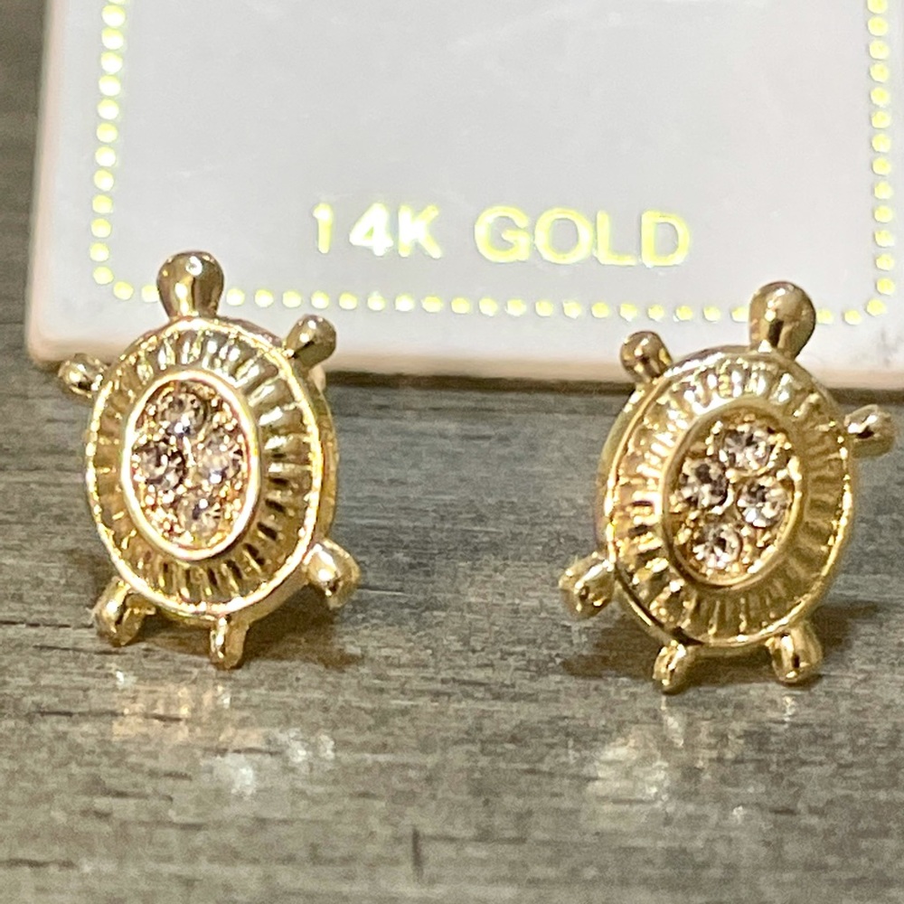 Solid Gold 14 Karat Yellow Sea Turtle Cz Earring